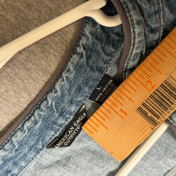 Vtg AMERICAN EAGLE Military-Inspired Split V-Neck Long Sleeve Denim Top Large - Picture 6 of 8